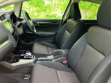 運転しやすい運転席周りのレイアウト。操作性にも優れており、運転に集中できます。快適なカーライフをサポートします。