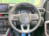 【純正革巻きステアリング】上質な革を使用することで、手にしっかり馴染みとても運転しやすいハンドルです♪