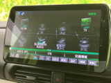 お気に入りの音楽を快適に楽しめます。様々な音源に対応し、車内を最高の空間に変えます。音質調整機能で、好みのサウンドを追求できます。