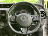 握りやすいステアリングは、運転のしやすさを追求した設計です。操作性にも優れており、スムーズなドライビングをサポートします。快適な運転空間を提供します。