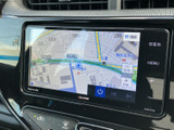 見やすい地図表示で、目的地までスムーズに。渋滞情報も確認でき、快適なドライブをサポートします。遠出も安心です。