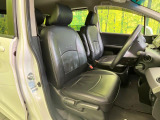 運転席シート廻りは使用感も少なく、良好な状態となっています。丁寧に使われていたことがよくわかりますね。
