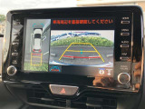 パノラミックビューモニター付きです。車両を上から見たような映像をディスプレイオーディオ画面に表示。運転席からの目視だけでは見にくい、車両周辺の状況をリアルタイムでしっかり確認できます。