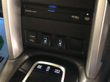 CD・DVDデッキ装着!お手持ちのCD・DVDを再生可能です。※録音、録画機能には対応していません。