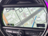●純正ナビ:一体感のあるナビは、高級感ある車内を演出してくれます。Bluetooth再生などオーディオ機能も充実しておりますので、運転もより楽しめます♪