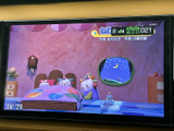 後席の乗員に楽しんでもらえるTVを搭載。長距離移動も退屈知らずです。停車中には、お気に入りの番組や映画を楽しめます。