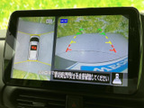後方確認をサポートし、安全な運転を支援します。狭い場所での駐車も安心です。運転に不安を感じる方にもおすすめです。