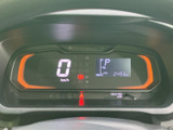 雨天時でもクリアな視界を確保できます。雨の日の運転も安心です。運転状況に合わせて、ワイパーの作動を調整できます。