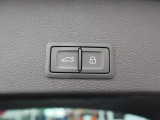 Audi正規ディーラーが高品質をお約束。高度な訓練・教育を受けたAudi専任メカニックが、100項目にもおよぶ精密な点検を実施いたします。すべてをクリアしたAudi車だけが、あなたのお手元に届けられるのです。