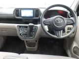 ぜひ展示車の運転席に座ってみてください。