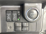 【両側スライドドア】駐車場で隣の車との間隔が狭く乗りにくい時、スライドドアなら安心!ドアオープン時も幅を取らず、開口部が広いので乗り降りがとっても簡単です。大きな荷物の出し入れも後席から可能♪
