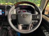 【純正革巻きステアリング】上質な革を使用することで、手にしっかり馴染みとても運転しやすいハンドルです♪