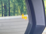 【ブラインドスポットモニター】走行中、ドアミラーの死角になりやすい箇所に後続車が接近するとサイドミラーのレンズに警告を表示!ドライバーに注意喚起をしてくれます。