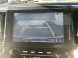 後方確認をサポートするモニターは、安全な運転に貢献します。狭い道や駐車時にも、周囲の状況を把握しやすくなっています。