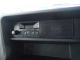 AM/FMチューナーラジオ付きです。
