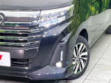 【LEDヘッドライト】悪天候や夜間走行時も良好な視界を確保し安心して運転できる高輝度LEDヘッドライトを装備!点灯速度が早く、消費電力も抑えられています。