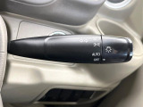 【オートライト】周りの明るさに応じて自動でヘッドライトの点灯・消灯ができる機能です!ライトの付け忘れ・消し忘れなどが無くなり、雨の日や夕方の走行も安心!トンネル通過時も便利ですね♪