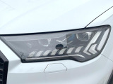 ●LEDハイビームが多数独立で存在し、ハイビーム時に対向車や前方を走る車の部分をロービームに切り替えが可能!!シーケンシャルウインカーも装備!!