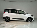 その他にも各種保険、お車の買取(T-UP)、JAF、TSカード、携帯電話などの取扱いをしております。詳しくはスタッフにお尋ねください。
