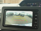 バックカメラが装備されており、後方の安全確認はもちろんのこと狭い場所での駐車や雨の日・夜間など視界の悪いコンディションでのストレスの軽減にもなります!
