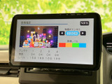 停車中に楽しめるTV機能は、待ち時間も快適に。長距離移動などでも、飽きさせない工夫が施されています。
