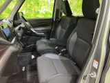 ドライバーの視界を妨げない、広々とした室内空間。運転操作もスムーズに行えます。
