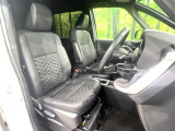 運転席シート廻りは使用感も少なく、良好な状態となっています。丁寧に使われていたことがよくわかりますね。