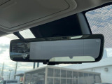【デジタルインナーミラー】後席の大きな荷物や同乗者で後方が確認しづらい時でも安心!カメラが撮影した車両後方の映像をルームミラー内に表示。クリアな視界で状況の確認が可能です!