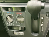 鮮やかな色彩とクリアな画質で、様々な情報を分かりやすく表示します。運転に必要な情報を的確に把握でき、安全運転をサポートします。