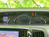 視認性の高いメーター類で、運転に必要な情報を的確に把握できます。走行距離も確認できますので、安心です。