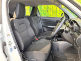 運転席シート廻りは使用感も少なく、良好な状態となっています。前オーナー様が丁寧に使っていたことがよくわかりますね。