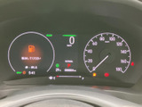 視認性の高いメーター類で、運転状況を的確に把握。安全で快適なドライブをサポートします。