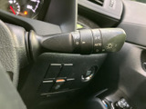 操作しやすいウインカーレバーで、安全な車線変更をサポート。直感的に操作できるので、運転に集中できます。