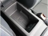 Audi正規ディーラーが高品質をお約束。高度な訓練・教育を受けたAudi専任メカニックが、100項目にもおよぶ精密な点検を実施いたします。すべてをクリアしたAudi車だけが、あなたのお手元に届けられるのです。