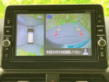 停車中にはTVの視聴も可能です。長距離移動の休憩時間に、ニュースや番組を楽しむことができます。快適な車内空間を演出します。