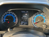 視認性の高いメーターで、運転に必要な情報をしっかり確認できます。運転状況を的確に把握し、安全運転をサポートします。