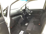 見通しのよいすっきりとした視界で、誰でも運転しやすいです。運転のしやすさは疲れにくさにも繋がりますよ♪