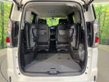 普段のお買い物や通勤、送迎等に十分な荷室スペースを確保しております。セカンドシートを倒すと、大きな荷物の積載も可能です♪