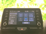 多彩な機能を備えたディスプレイが、ドライブをより楽しく演出。音楽やラジオ、ナビゲーションを一台で操作可能です。