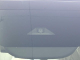 【衝突軽減装置】走行中に前方の車両等を認識し、衝突しそうな時は警報とブレーキで衝突回避と被害軽減をアシスト。より安全にドライブをお楽しみいただけます。