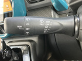 雨天時でもクリアな視界を確保できるワイパーレバー。操作も簡単で、快適な運転をサポートします。