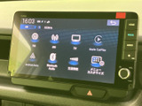 高精細な画面で、音楽や動画をクリアに楽しめます。直感的な操作性で、お好みのコンテンツを簡単に見つけられます。車内時間をより快適に。