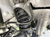 お車を安心してお乗りいただく為には、足回りの定期点検が欠かせません。サービスサポート(有償保証)では無料点検もご提供しており、安心のカーライフをお過ごしいただけるサポート体制が整っています。