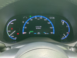 視認性の高いメーター類が、運転に必要な情報を分かりやすく伝えます。運転席を洗練された空間に演出します。