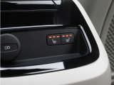 リアシートにもシートヒーターを装備。4席全てで独立した調整が可能です。