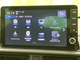 ラジオやCD、Bluetooth接続など、多彩な音源に対応。お好みの音楽で、車内空間を快適に演出できます。長距離ドライブも楽しくなりますね。