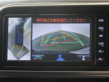 パノラミックビューモニター付きです。車両を上から見た様な映像を画面に表示。運転席からの目視だけでは見にくい、車両周辺の状況をリアルタイムでしっかり確認出来ます。