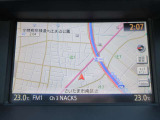 メ-カ-装着のHDDナビにはアラウンドビュ-モニタ-が組み合わされています。 地デジTVとDVDビデオの視聴が可能です。 メ-カ-装着ならではのフィッティングの良さで、高級感も演出します。