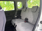 運転席は、操作しやすいように設計されています。ステアリングやシフトレバーの位置も最適で、快適な運転をサポートします。