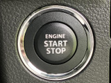 日々の運転を支えるスイッチ類を備えています。分かりやすい操作感で、快適なドライブをサポートします。